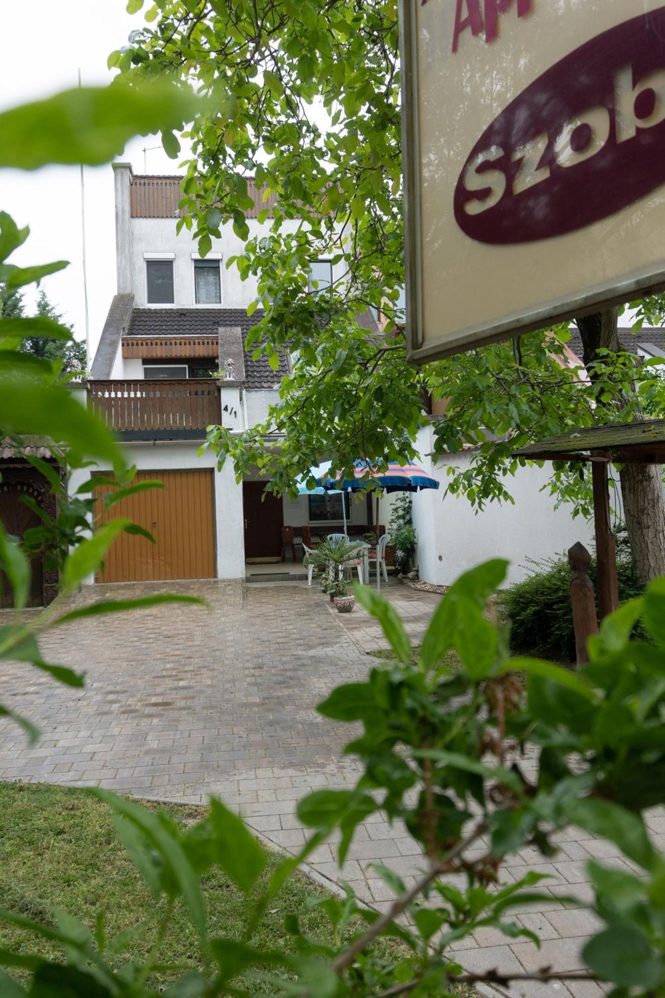 Rent A Scooter Vendeghaz Apartment Zamardi Exterior photo